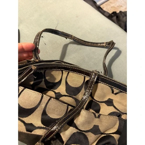 Coach Signature Canvas Shoulder Bag w Matching Wallet Turnlock Black Tan - Picture 4 of 10